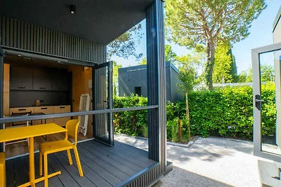 Mobilehome mit Klimaanlage und Holzveranda