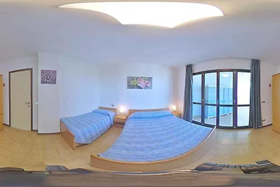 Ferienwohnung mit Klimaanlage und Balkon