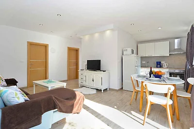 Ferienhaus mit Garten und Grill