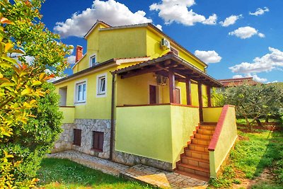 Ferienwohnung mit Terrasse und Grill