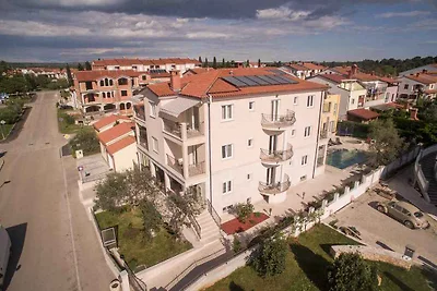 Ferienwohnung mit Balkon und Pool