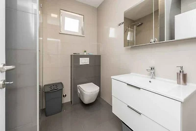 Ferienwohnung mit Klimaanlage und Balkon