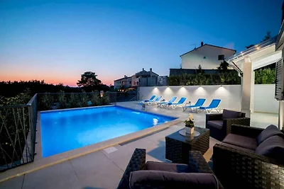 FerienHaus mit Klimaanlage und Aussenpool