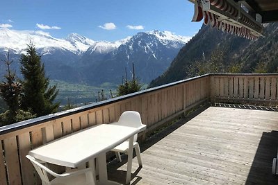 Chalet mit Balkon und Heizung