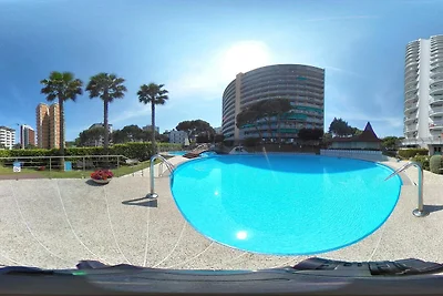 Studio mit Pool und Meerblick