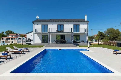 Villa mit Klimaanlage und Pool