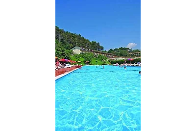 Ferienwohnung mit Balkon oder Garten und Pool