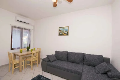 Appartamento Vacanza con famiglia Pirovac