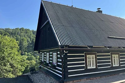 Ferienhaus mit Schwimmbad in einem Semi-Selit