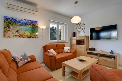 Ferienhaus mit Terrasse und Klimaanlage