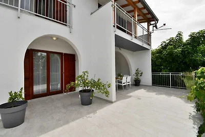 Ferienwohnung mit Terrasse und Klimaanlage