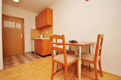 Studio mit Klimaanlage und Terrasse in Okrug