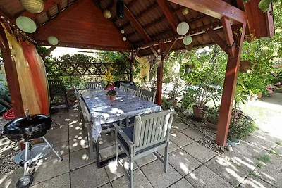 Ferienwohnung mit Grill und Gartenpavilion