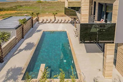 Luxuriöse Villa am Sandstrand von Privlaka