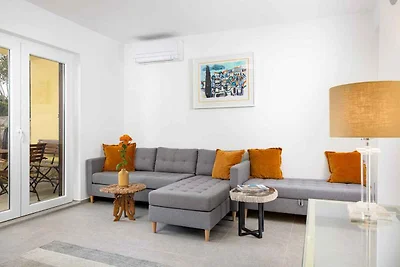 Ferienhaus mit Aussenpool, Klimaanlage und