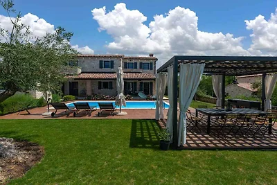 Villa mit Klimaanlage und Pool