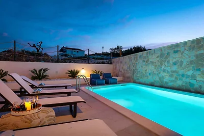 Traumhafte Villa Navy Lemon in Vodice mit pri