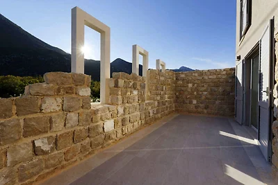 Exklusive Villa Jure: Komfort und Naturidylle