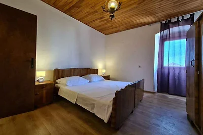 Ferienhaus mit Garten und Klimaanlage