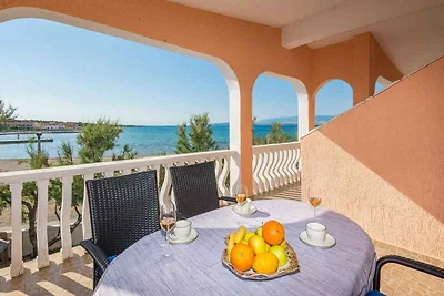 Ferienwohnung mit Balkon und Meerblick