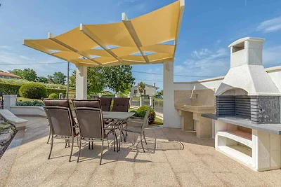 FerienHaus mit Klimaanlage und Aussenpool