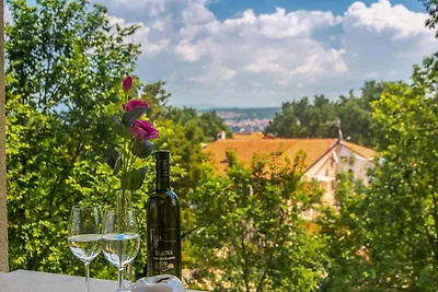 Ferienwohnung mit Balkon und Klimaanlage