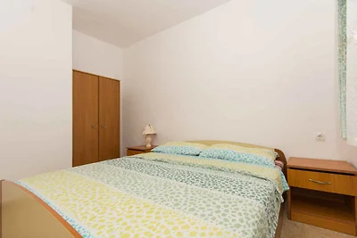 Ferienwohnung mit Garten und Klimaanlage