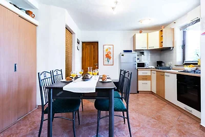 Ferienhaus mit Pool und Klimaanlage