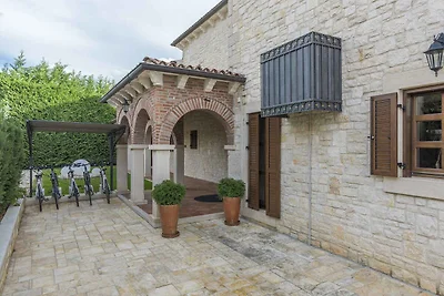 Villa mit toller Ausstattung, Meerblick, Pool