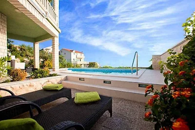 Ferienhaus mit Aussenpool