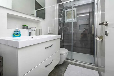 Ferienwohnung mit Klimaanlage und Balkon
