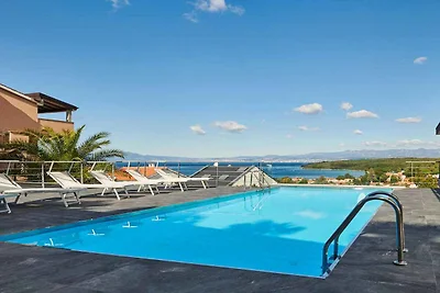 Villa mit Pool und Meerblick
