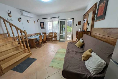 Ferienhaus mit 2 Terrassen und Pool in der Nä