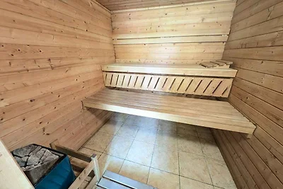Ferienhaus mit Pool und WLAN