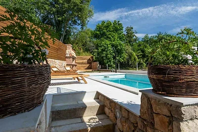 Villa mit Klimaanlage und Pool