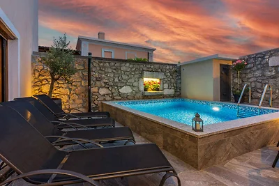 Ferienhaus mit Pool, Sauna und Grill