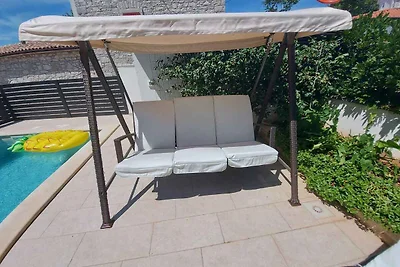 Villa mit Pool und Klimaanlage