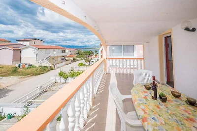 Ferienwohnung mit Klimaanlage und Balkon