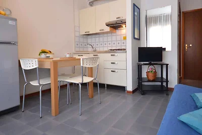 Studio mit Klimaanlage und Balkon