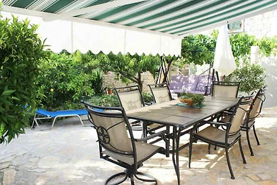 Ferienwohnung mit Terrasse und Grill