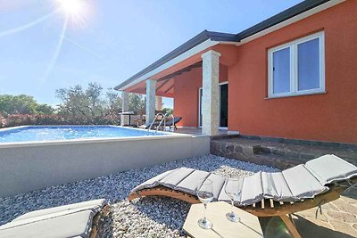 Ferienhaus mit privatem Pool und Garten