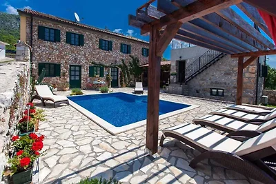 Villa mit Sauna und Pool