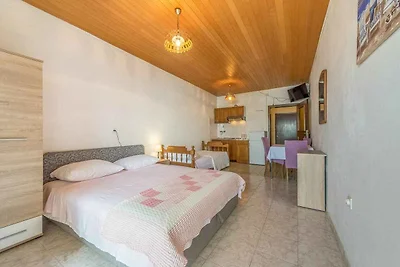Studio-Apartment mit gemeinsamer Terrasse dir