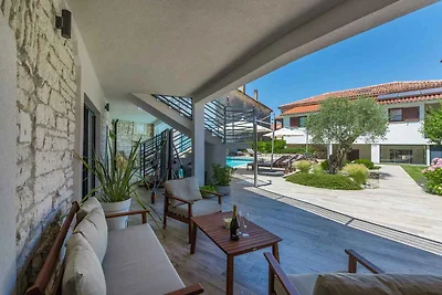 Villa mit Pool für bis zu 10 Personen in Rovi
