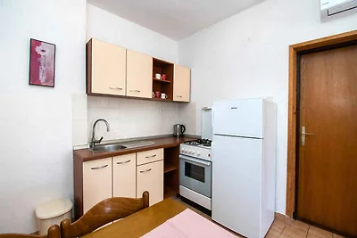 Ferienwohnung mit Pool und Meerblick