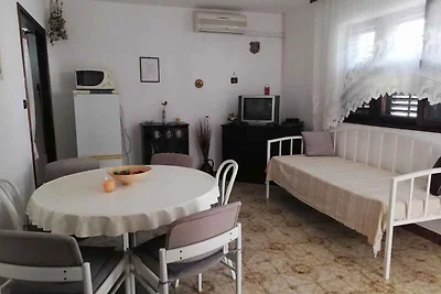 Ferienwohnung mit Terrasse und Grill