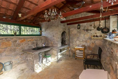 Ferienhaus mit Garten und Klimaanlage