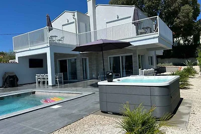 Ferienhaus mit Aussenpool
