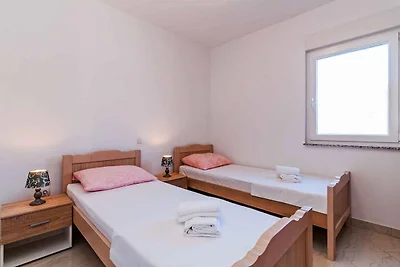 Gemütliches Ferienhaus Andela in Sukošan bei