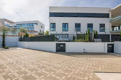Ferienwohnung mit privatem Pool und Meerblick